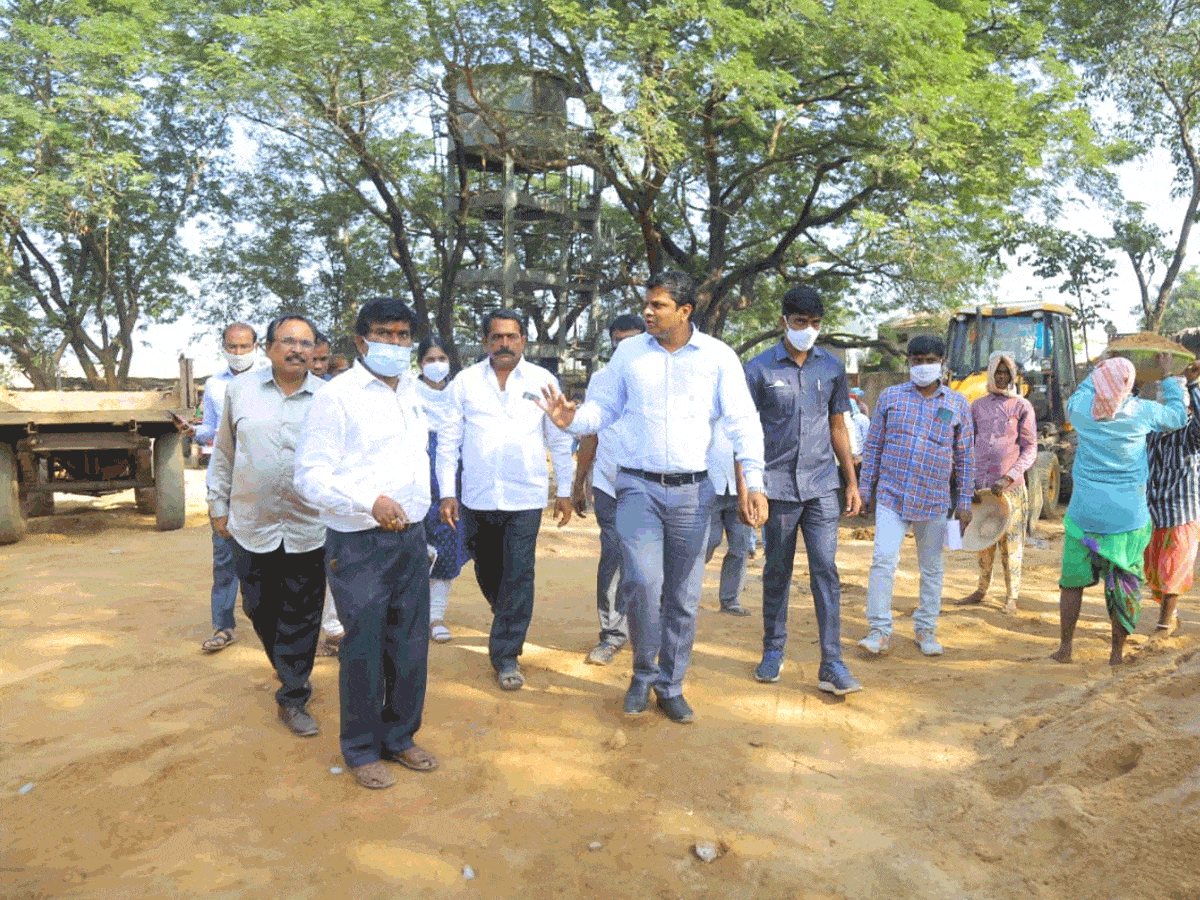 Medaram | గడువులోగా మేడారం జాతర పనులు పూర్తి కావాలి : కలెక్టర్‌ కృష్ణ ఆదిత్య