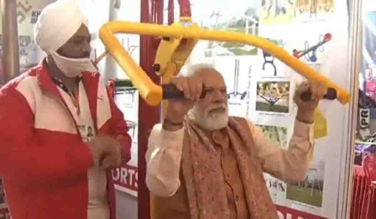 జిమ్ చేసిన‌ ప్ర‌ధాని మోడీ.. నెట్టింట వీడియో వైర‌ల్‌..!!