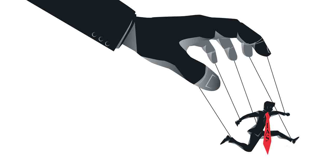 కేంద్రం గుప్పిట్లోకి ఐఏఎస్‌లు!