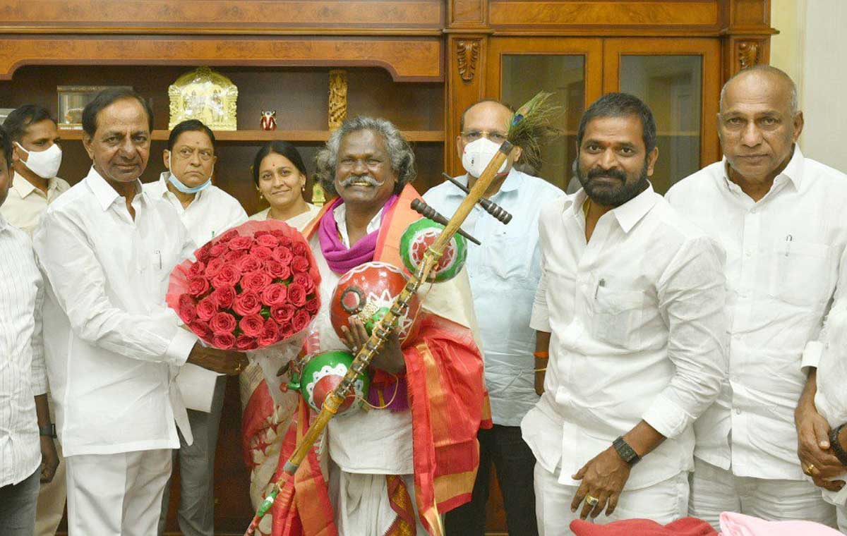 ప‌ద్మ‌శ్రీ ద‌ర్శ‌నం మొగిల‌య్య‌కు సీఎం కేసీఆర్ న‌జ‌రానా.. ఇంటి స్థలంతో పాటు ఇంటి నిర్మాణం కోసం రూ.కోటి