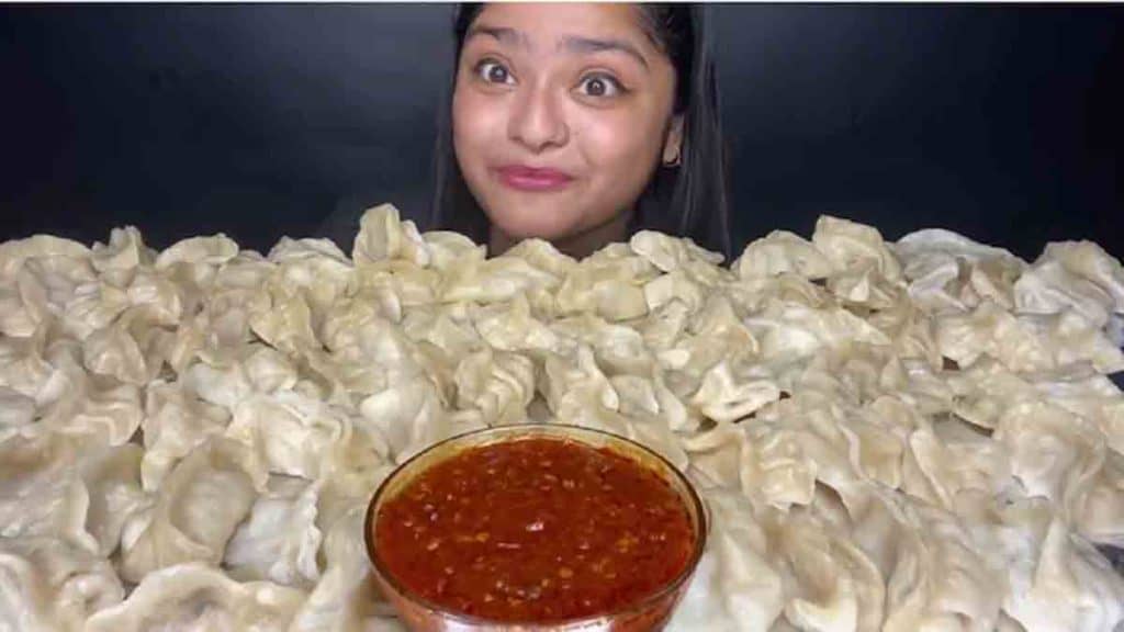 youtuber accepts challenge on eating 100 momos at once video viral