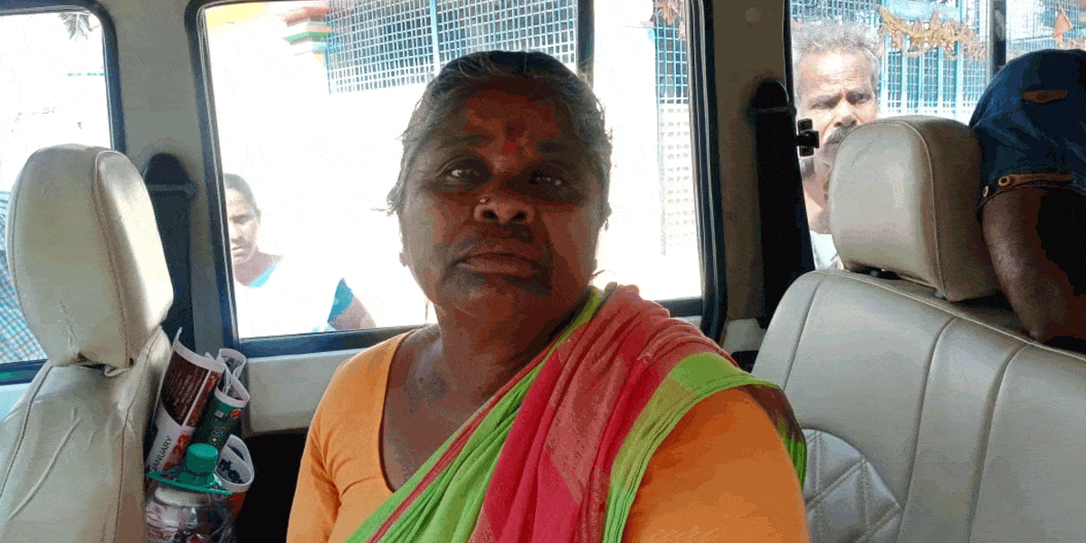 నాగర్‌కర్నూల్‌ జిల్లాలో చైన్‌స్నాచింగ్‌..దేహశుద్ధి చేసిన గ్రామస్తులు