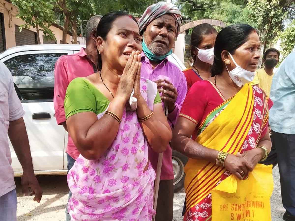 Crime news | నిజామాబాద్‌ కలెక్టరేట్‌ వద్ద దంపతుల ఆత్మహత్యాయత్నం