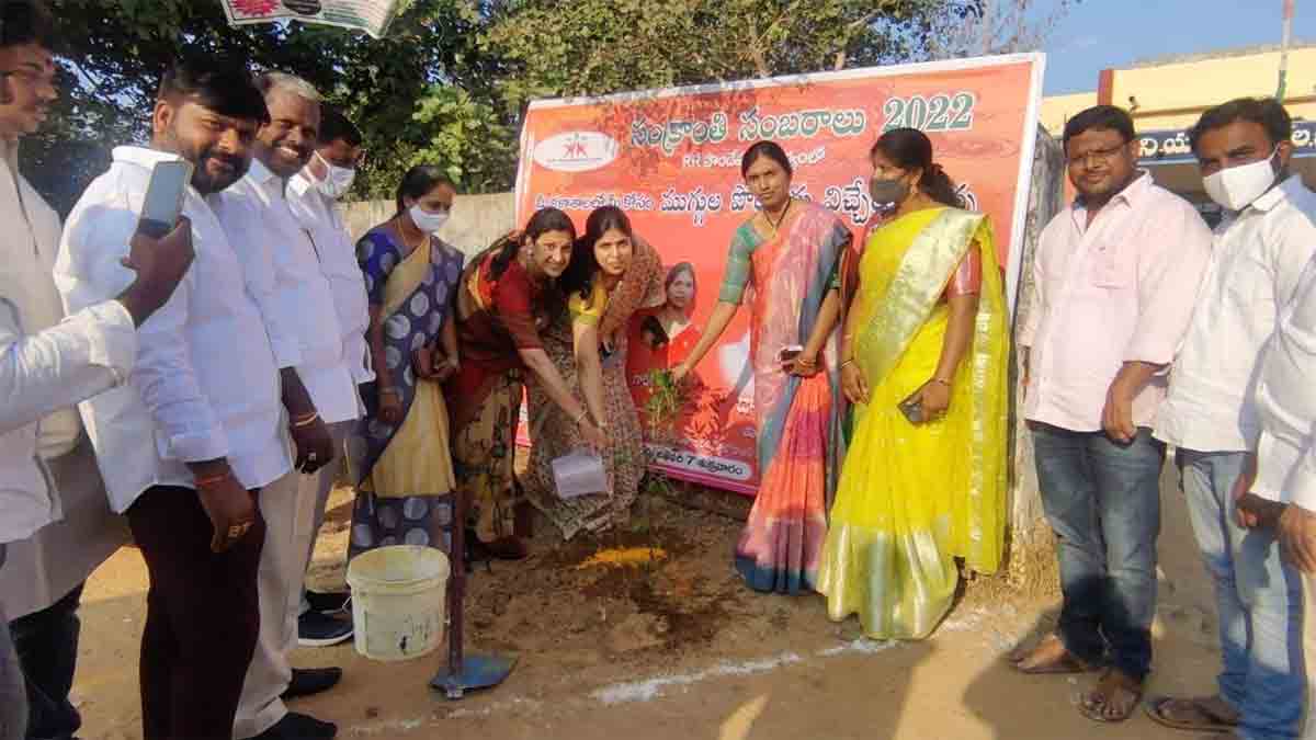 గ్రీన్ ఇండియా చాలెంజ్‌లో పాల్గొన్న చేవెళ్ల ఎంపీ రంజిత్ రెడ్డి స‌తీమ‌ణి