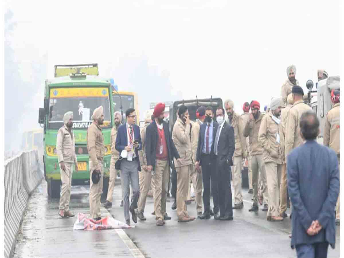 న‌డిరోడ్డుపై నిలిచిన మోదీ కాన్వాయ్‌ : అస‌లు ఆ స‌మ‌యంలో ఏం జ‌రిగిందంటే..!
