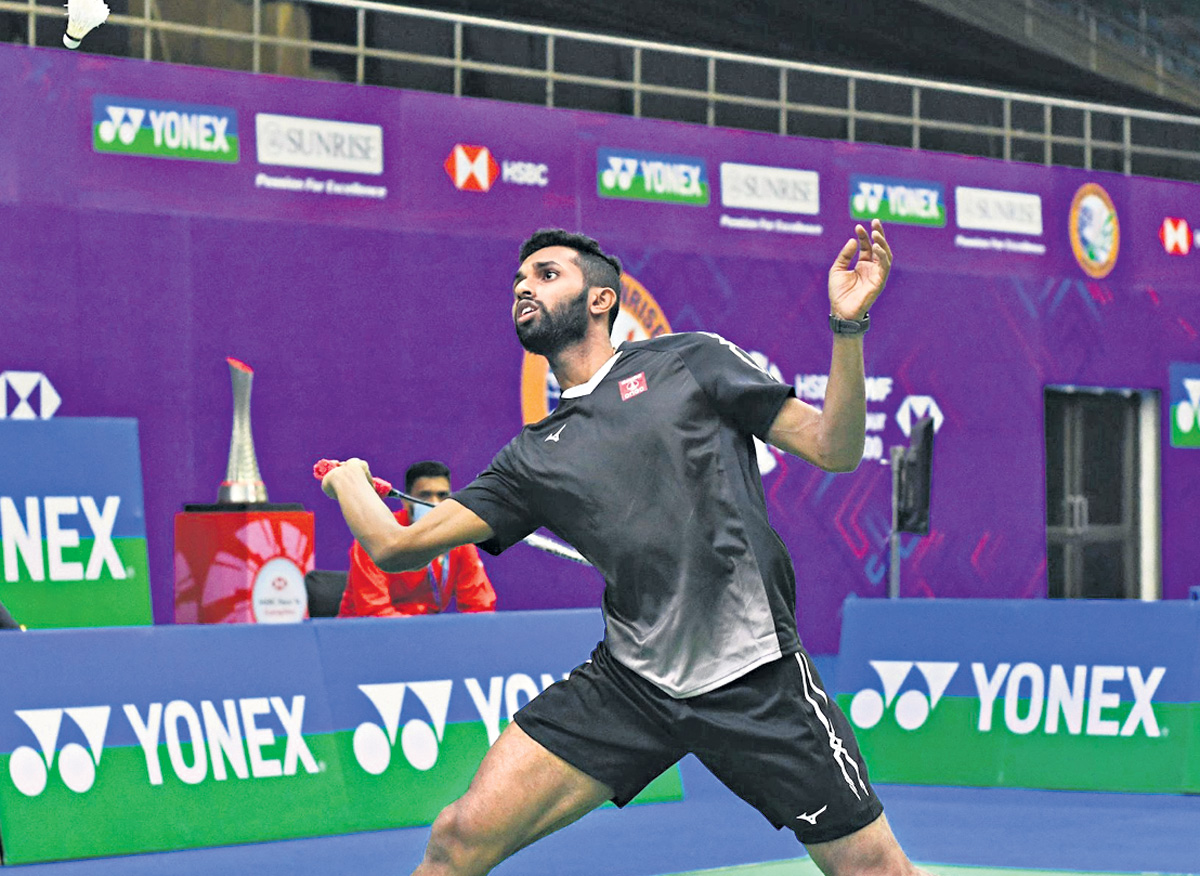 ప్రణయ్‌ ముందంజ