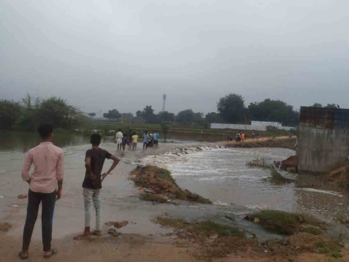 నల్లగొండ జిల్లాలో భారీ వర్షం..పొంగిపొర్లుతున్న వాగులు, వంకలు