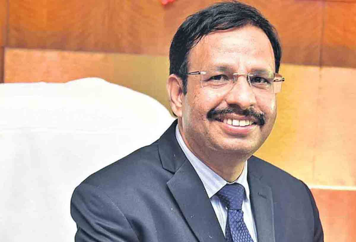 నడిరోడ్డుపై బస్సు ఆపొద్దు