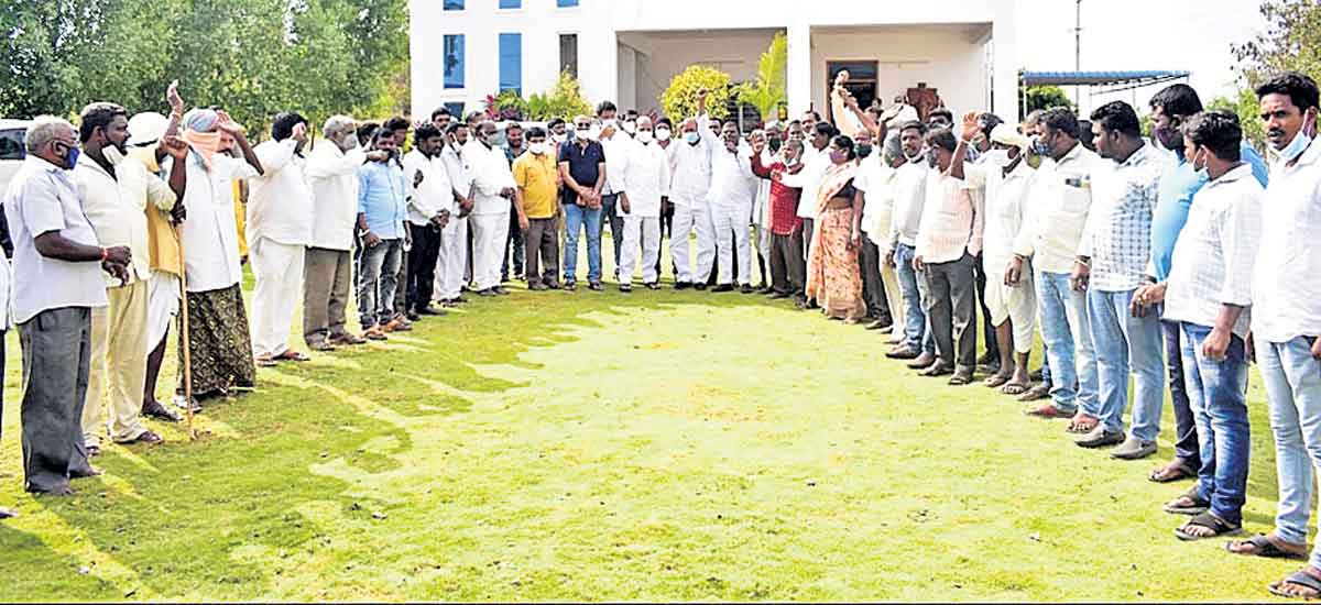 తొర్రూర్‌ రైతుల భూ సమస్యకు పరిష్కారం