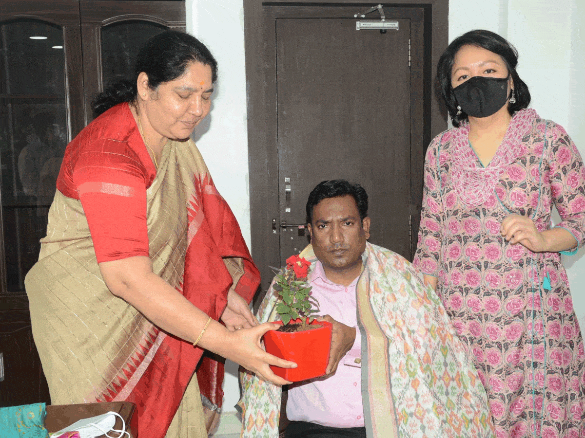 కఠిన నిబంధనలతోనే కట్టడి : మంత్రి సత్యవతి రాథోడ్‌