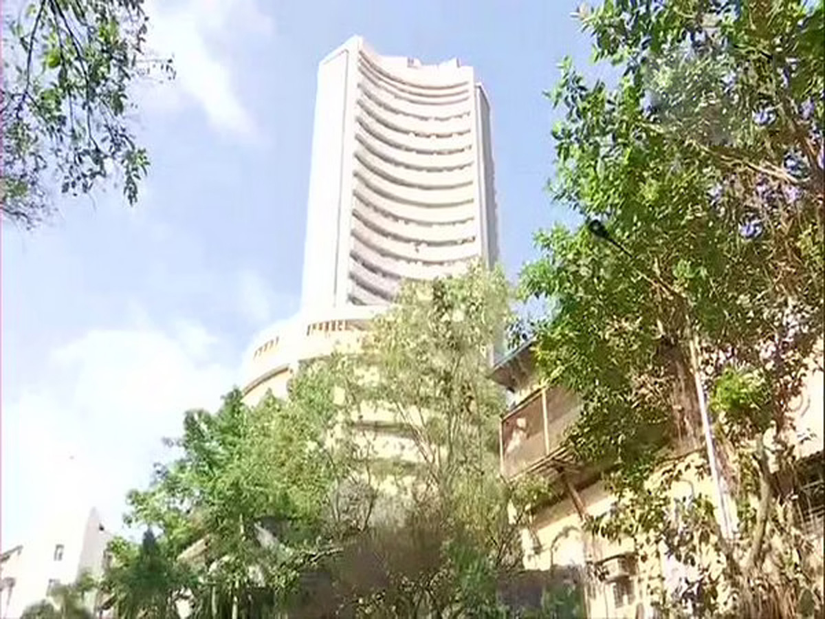 భారీ న‌ష్టాల్లో కొన‌సాగుతున్న స్టాక్‌మార్కెట్లు