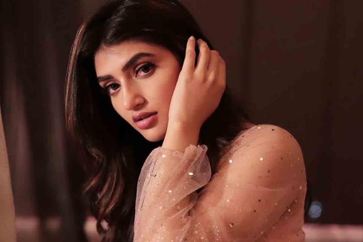 పెళ్లి సంద‌డి బ్యూటీ వెనుక‌ప‌డుతున్న డైరెక్ట‌ర్లు.. ఇదే జోరు కొన‌సాగితే స్టార్ హీరోయిన్ కావ‌డం ప‌క్కా!!