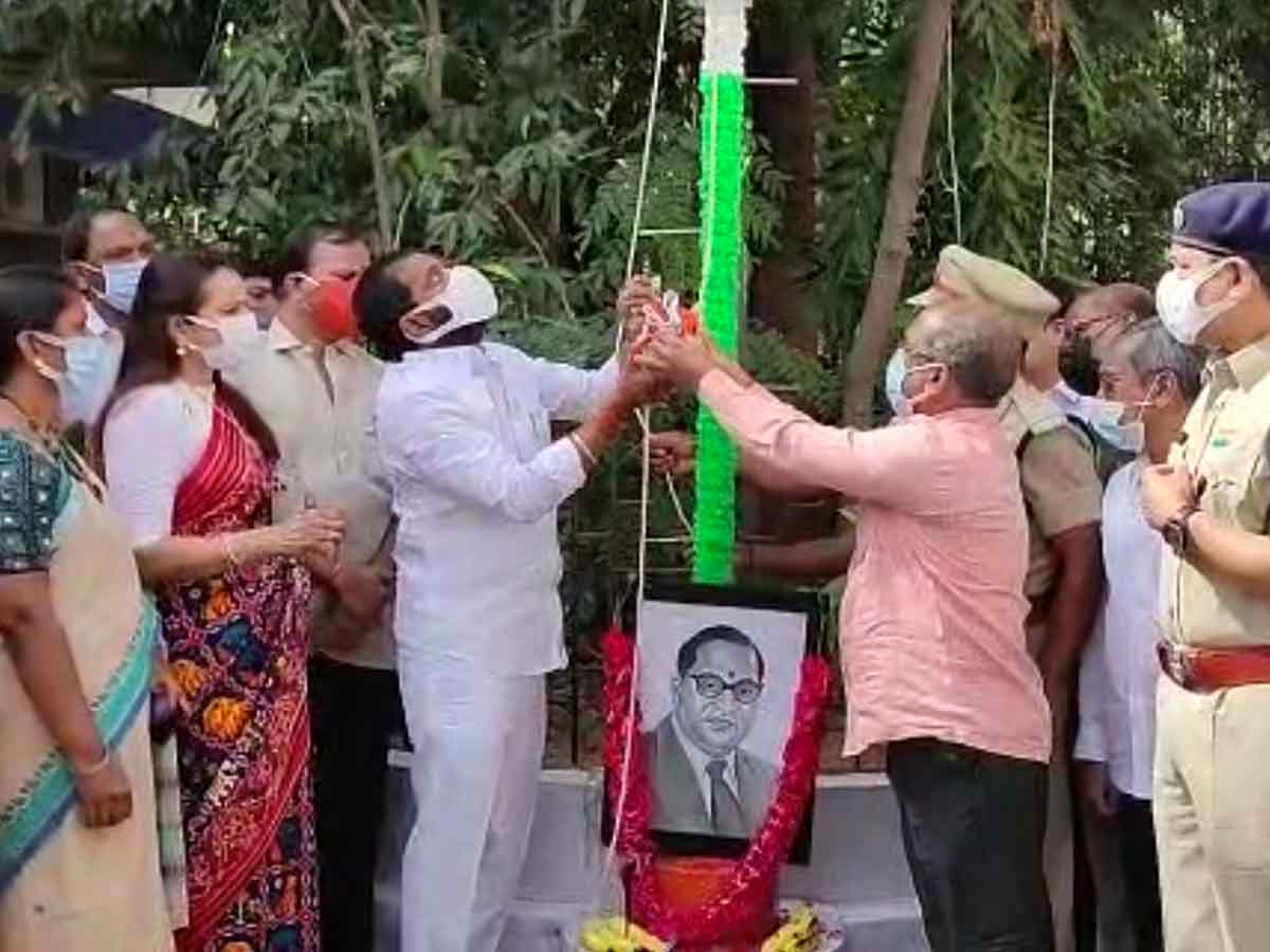 ఉద్యోగుల పక్షపాతి  సీఎం కేసీఆర్‌ : మంత్రి శ్రీనివాస్ గౌడ్