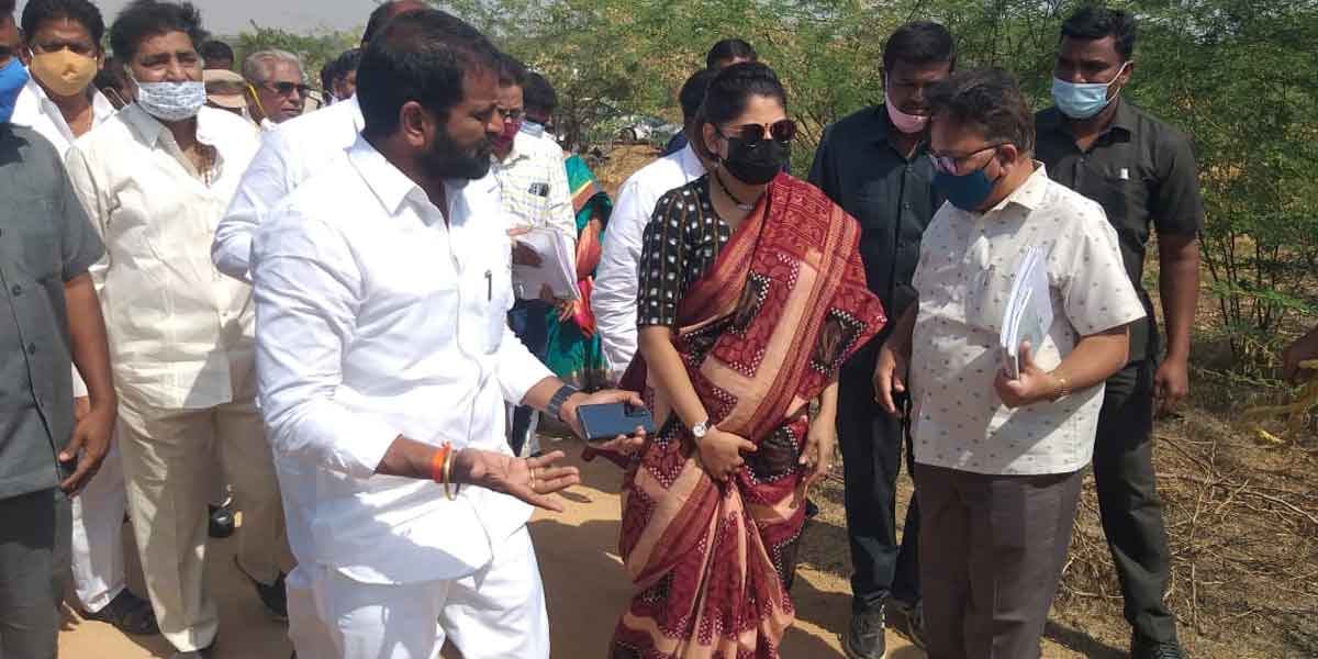 చిన్నోనిపల్లి రిజర్వాయర్‌ను పరిశీలించిన మంత్రి, సీఎంఓ ప్రత్యేక కార్యదర్శి