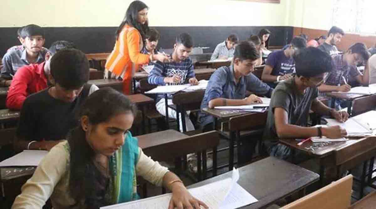 పదో తరగతి ఆన్సర్‌ షీట్లు దొరికాయ్‌