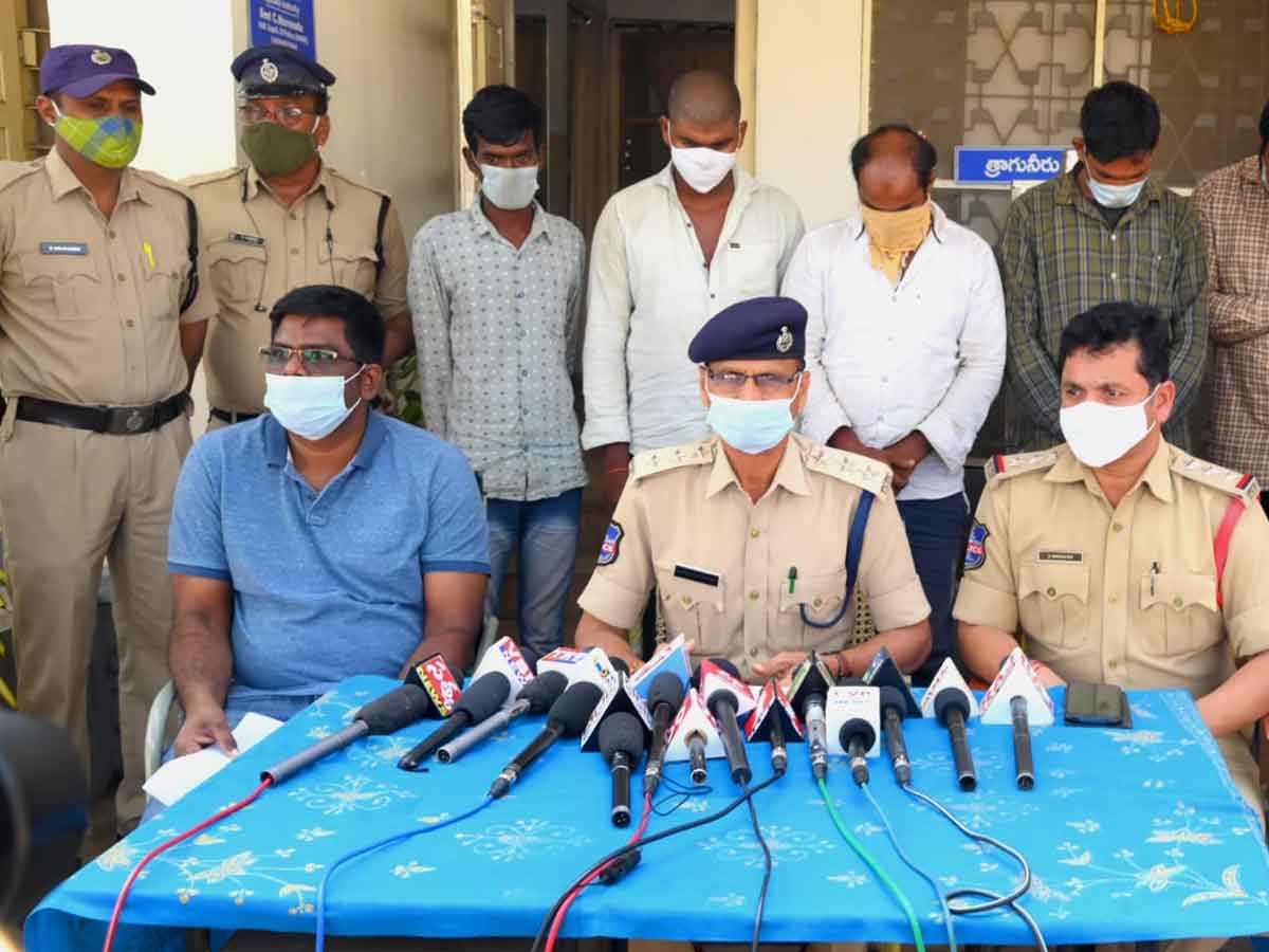 Crime news | ట్రాక్టర్ ట్రాలీల దొంగతనం..ముఠా సభ్యుల అరెస్ట్
