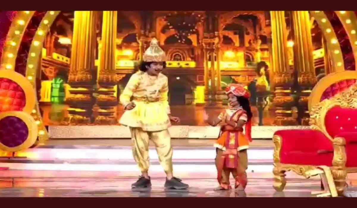 మోదీపై సెటైర్ షో.. టీవీ ఛాన‌ల్‌కు నోటీసులు