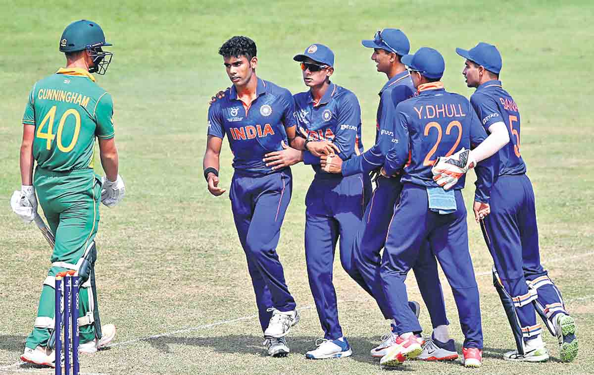 యువ భారత్‌ బోణీ