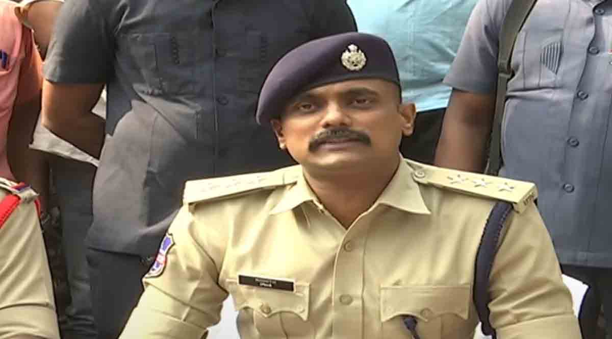 రామకృష్ణ కుటుంబం ఆత్మహత్యకు నేనే కారణం.. పోలీసుల ముందు ఒప్పుకున్న వనమా రాఘవ