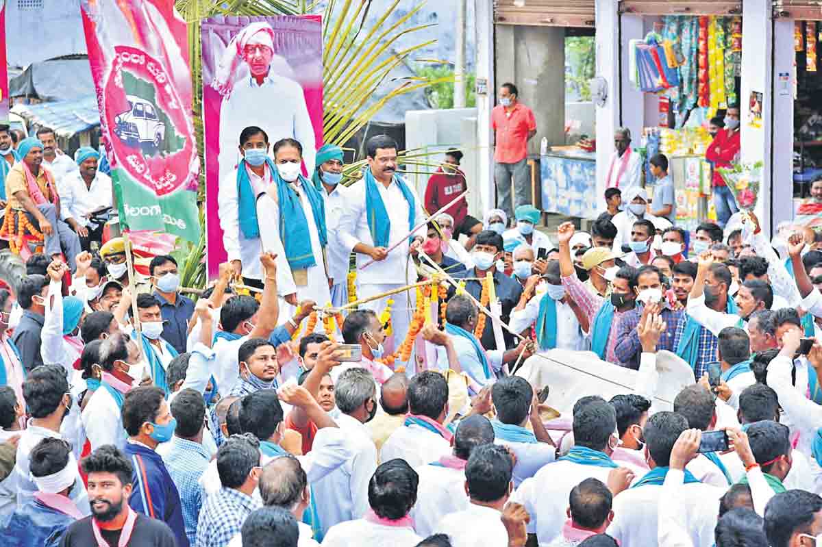 రైతుల అప్పుల బాధతీర్చింది కేసీఆరే