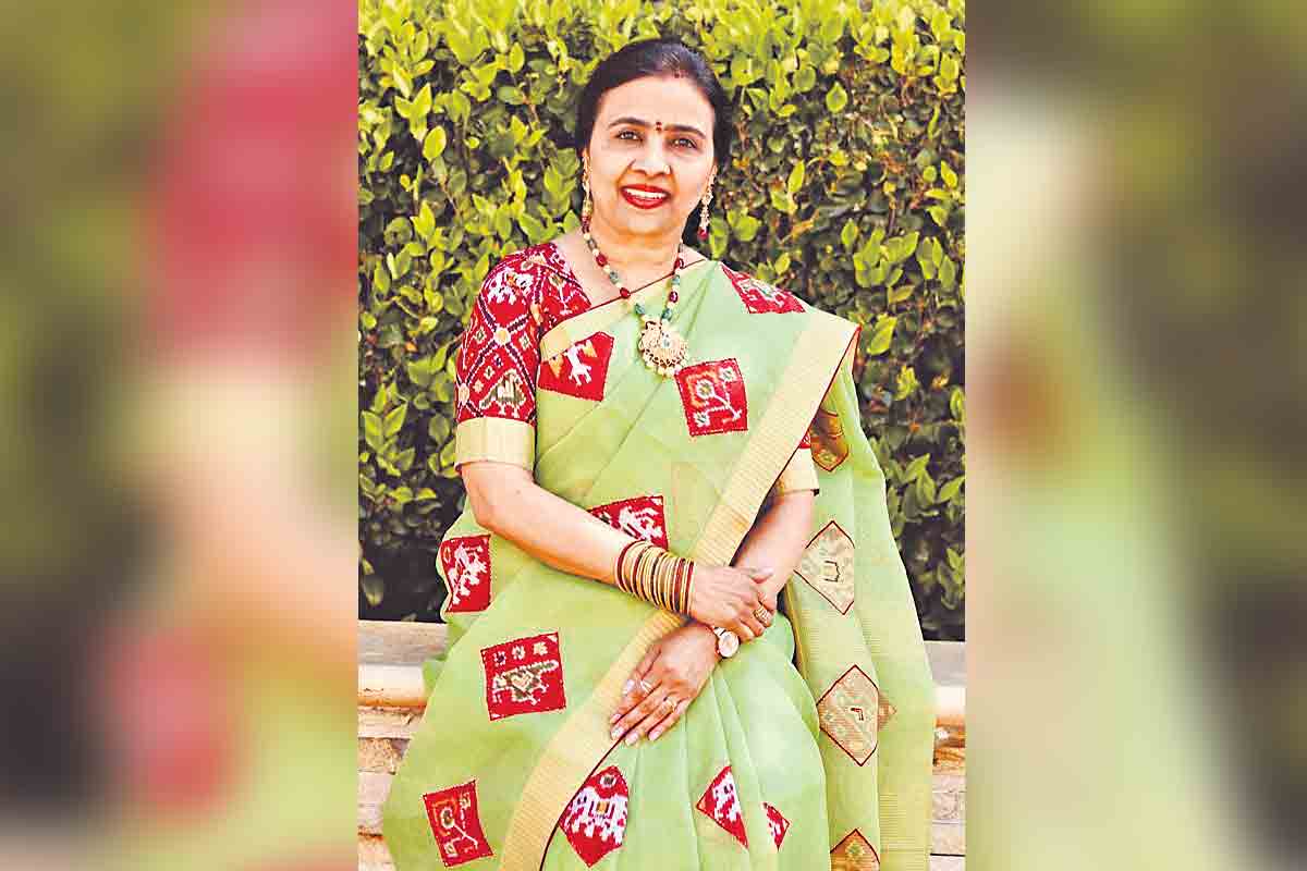 ఆంగ్ల మాధ్యమంతో పూర్వవైభవం