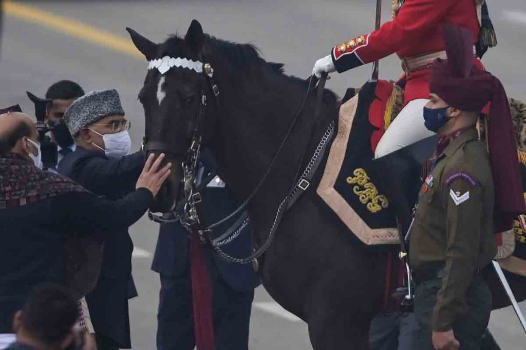 President Ramnath Kovind bids farewell to President's Bodyguard Horse Virat