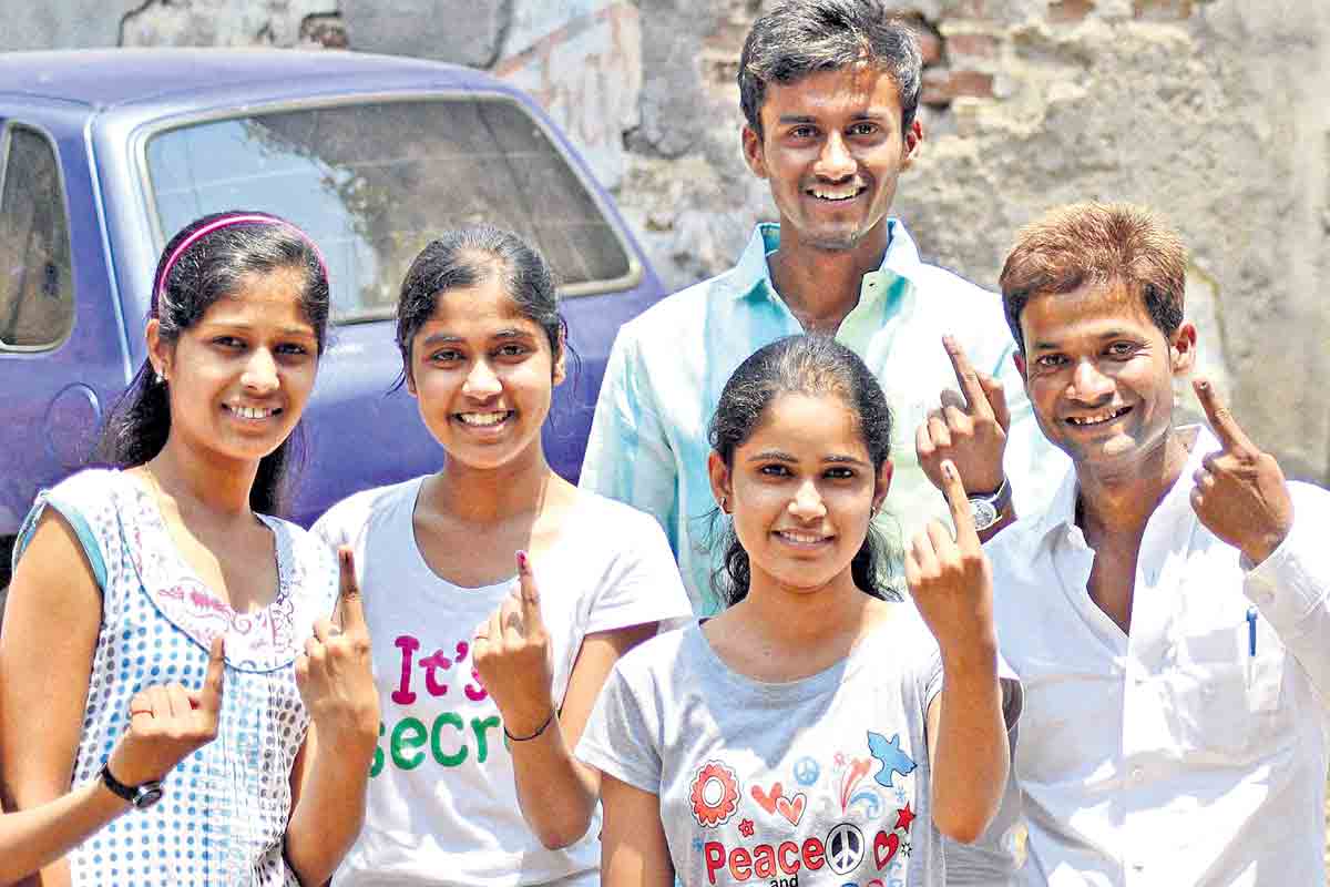 రాష్ట్రంలో ఓటర్లు 3,03,56,894