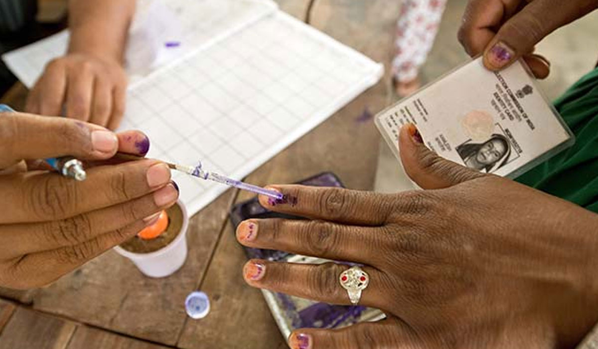 UP Polls | రోడ్లు వేయకుంటే.. ఎన్నిక‌లు బ‌హిష్క‌రిస్తామన్న ప్ర‌జ‌లు.. వెంట‌నే దిగొచ్చిన అధికారులు