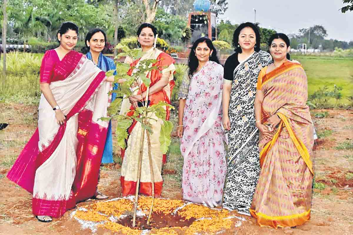 గ్రీన్‌ చాలెంజ్‌లో ఉమెన్‌సేఫ్టీ కోర్‌ కమిటీ