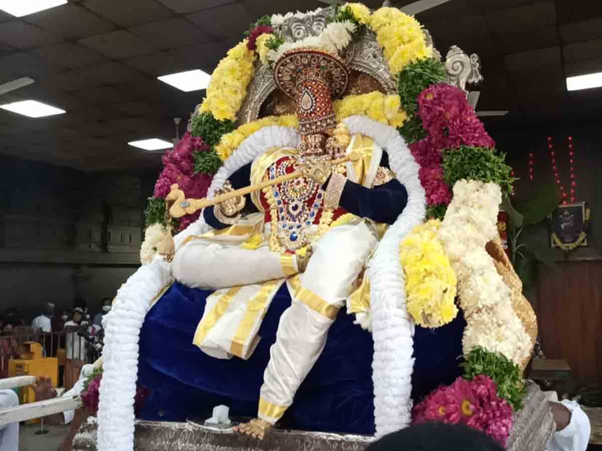 Yadadri | గోపాలకృష్ణుడిగా దర్శనమిచ్చిన నారసింహుడు