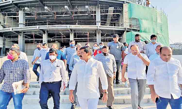 అమరుల త్యాగాలు జ్వలించేలా స్మారకం