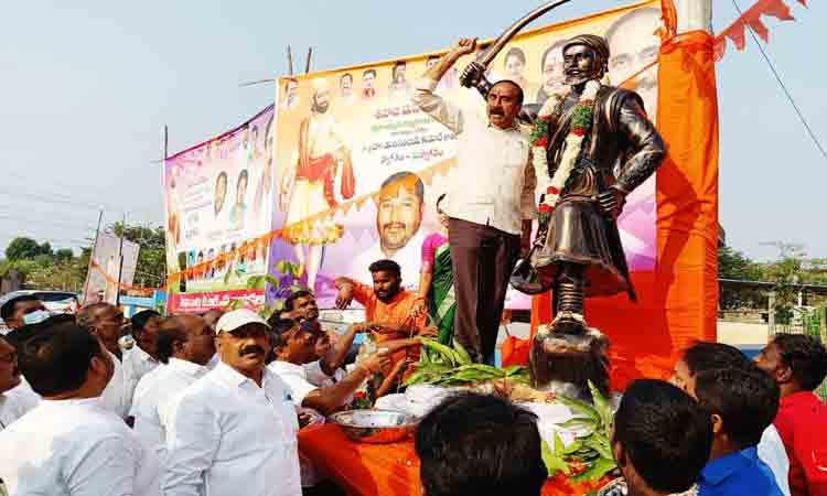 దేశభక్తికి నిలువెత్తు నిదర్శనం శివాజీ