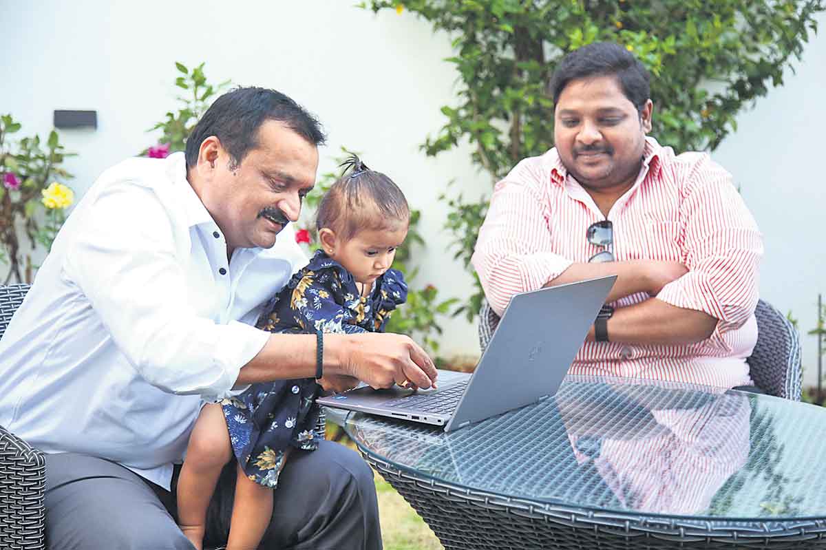 వెంకట్‌ చంద్ర దర్శకత్వంలో నిర్మిస్తున్న  చిత్రం డేగల బాబ్జీ’