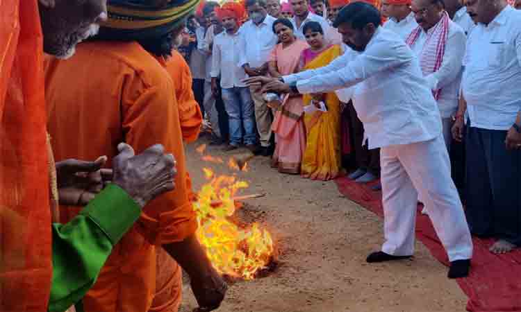 దేశం చూపు.. కేసీఆర్‌ వైపు