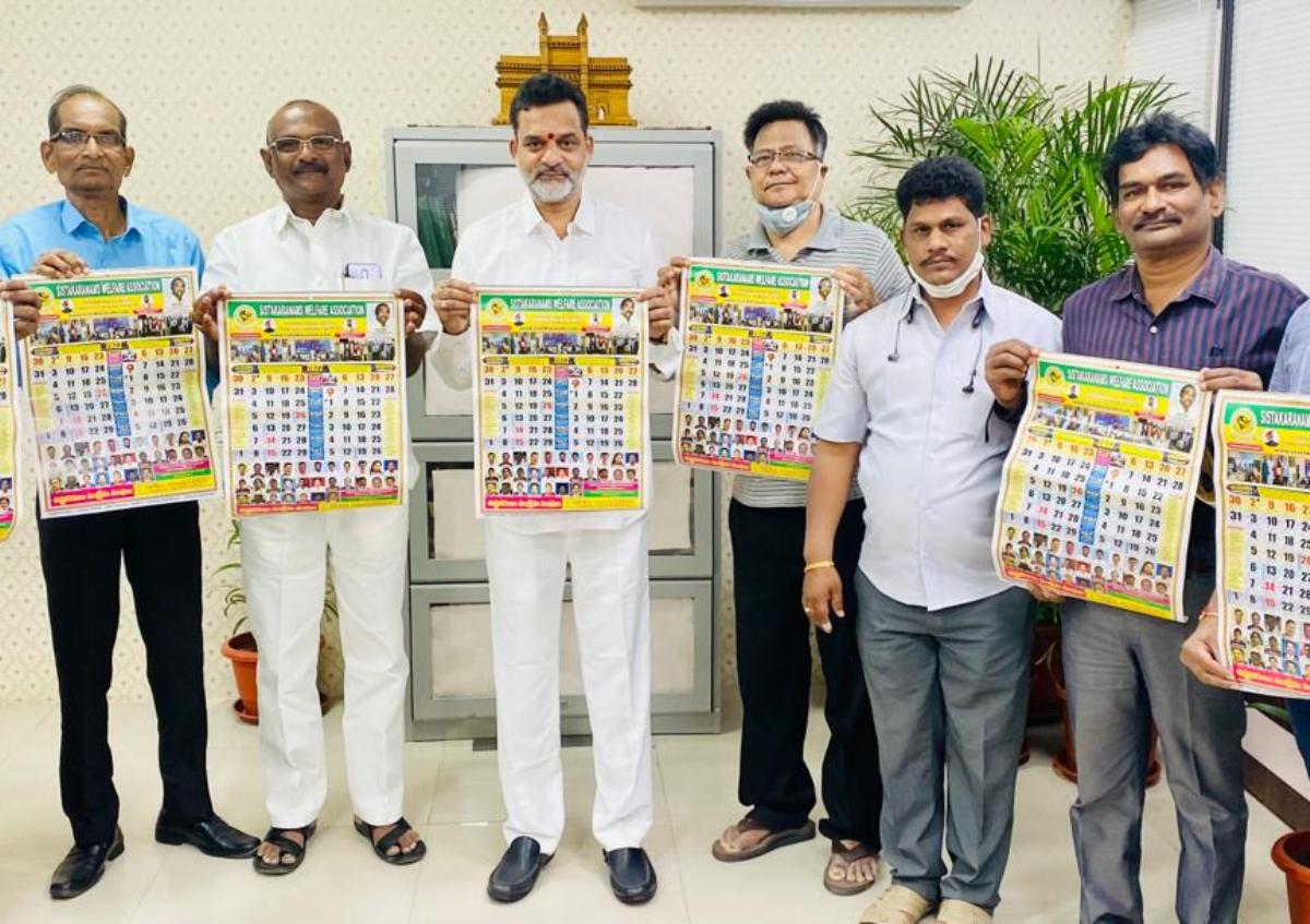 Calendar‌ launch | వాస్తవిక వినతులు మేలు చేకూరుస్తాయి : రాష్ట్ర బీసీ కమిషన్‌ చైర్మెన్‌ వకుళాభరణం