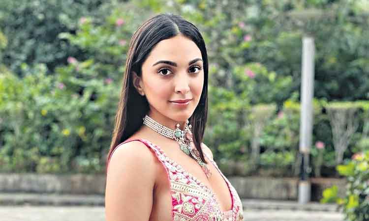 రౌడీబాయ్‌తో రొమాన్స్‌