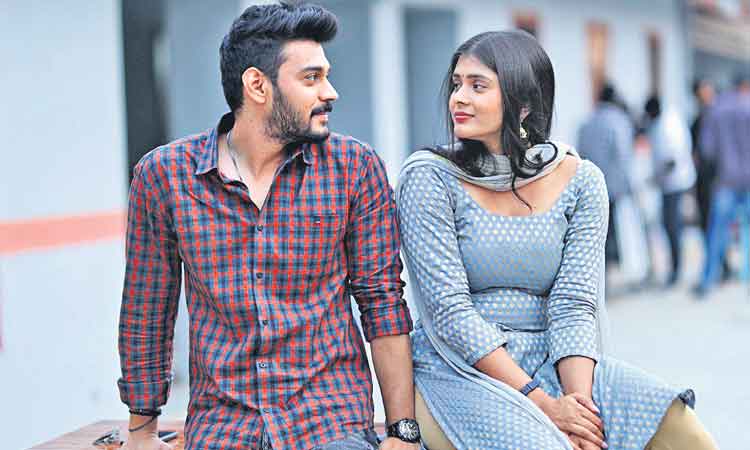 అందరూ తెలిసినవాళ్లే