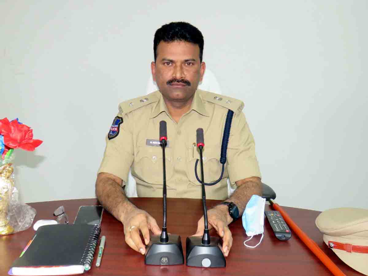 Vikarabad : జిల్లాలో పకడ్బందీగా జరుగుతున్న నాకాబందీ.. జిల్లా ఎస్పీ కోటిరెడ్డి
