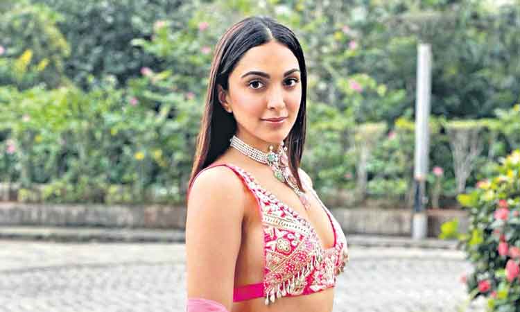 తెలుగు తెరపై బాలీవుడ్‌ భామల జోరు