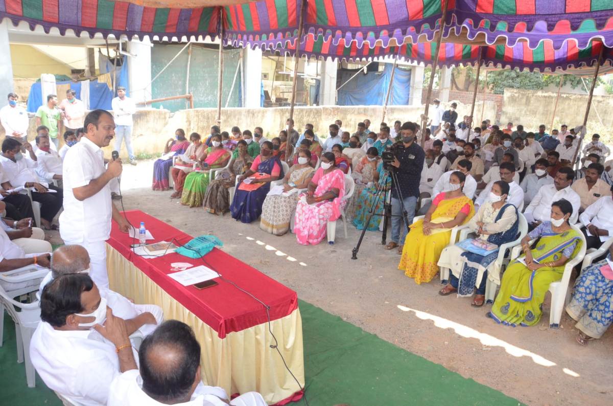 Dalitha bandhu | సీఎం కేసీఆర్ ఆలోచ‌న‌ల‌నుంచి పుట్టిన‌  మహోన్నత పథకం దళితబంధు : ఎమ్మెల్యే దేవిరెడ్డి సుధీర్‌రెడ్డి