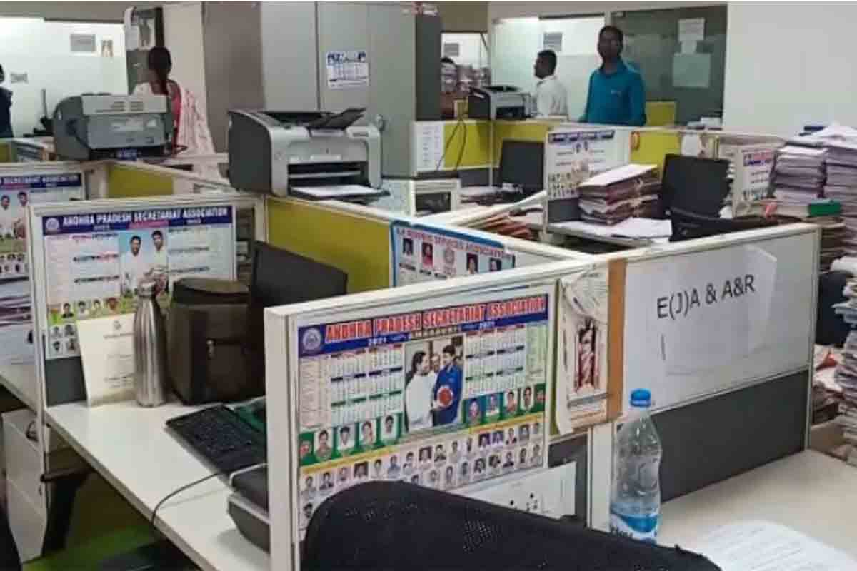 ఏపీలో కొనసాగుతున్న ఉద్యోగుల సహాయ నిరాకరణ..