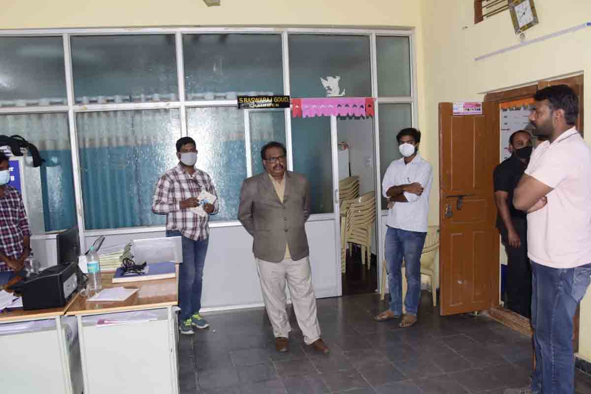 పథకాల అమలులో నిర్లక్ష్యం వహిస్తే చర్యలు