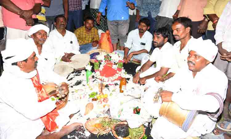 మెట్టినింటికి జములమ్మ