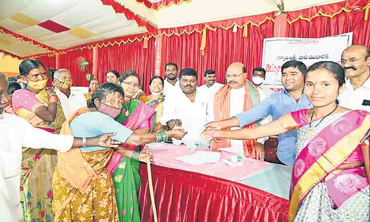 అన్ని వర్గాల సంక్షేమమే టీఆర్‌ఎస్‌ ధ్యేయం