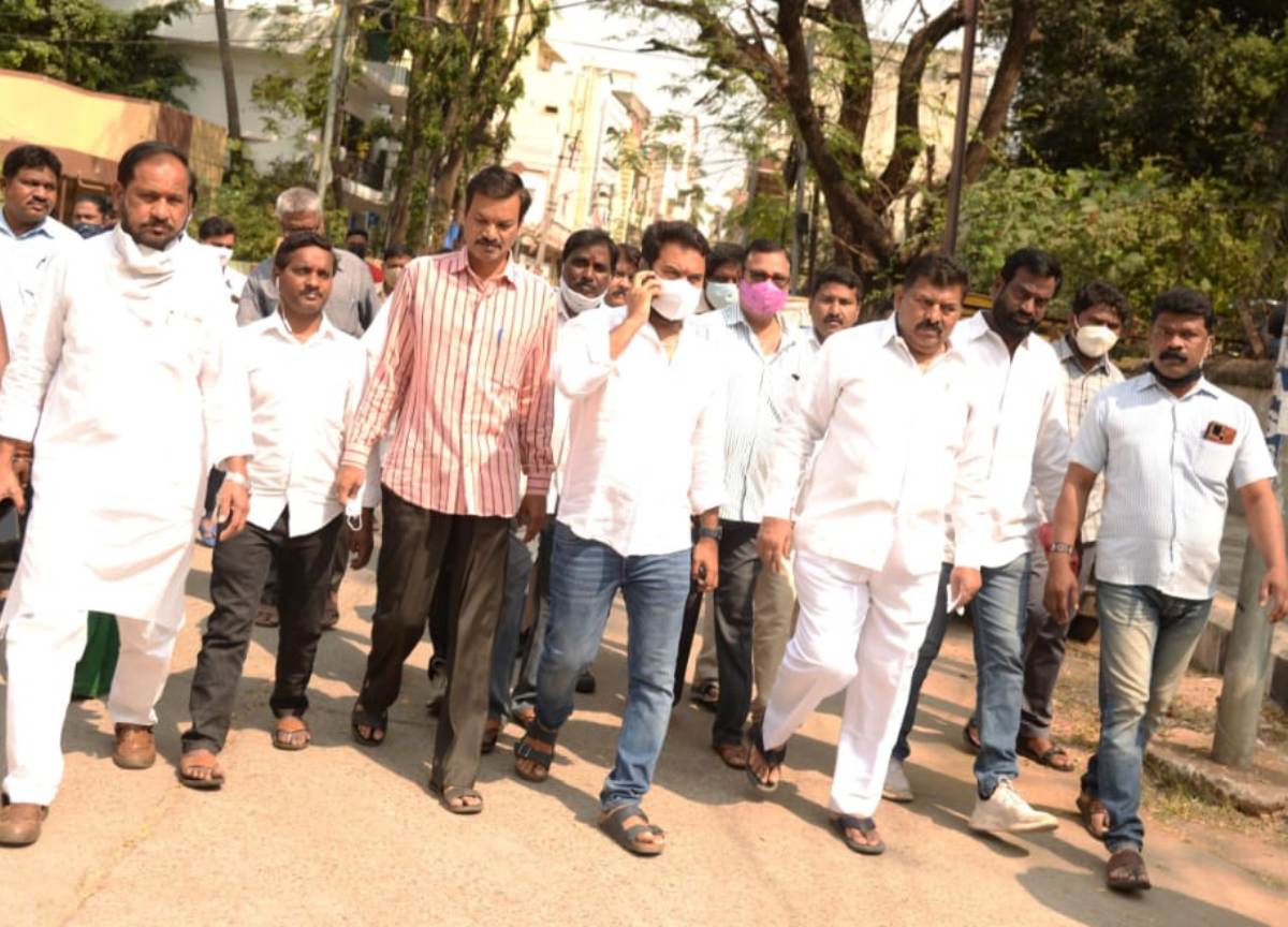 water and drainage problems | తాగునీటి, డ్రైనేజీ సమస్యలకు సత్వర ప‌రిష్కారం : ఎమ్మెల్యే ముఠా గోపాల్‌