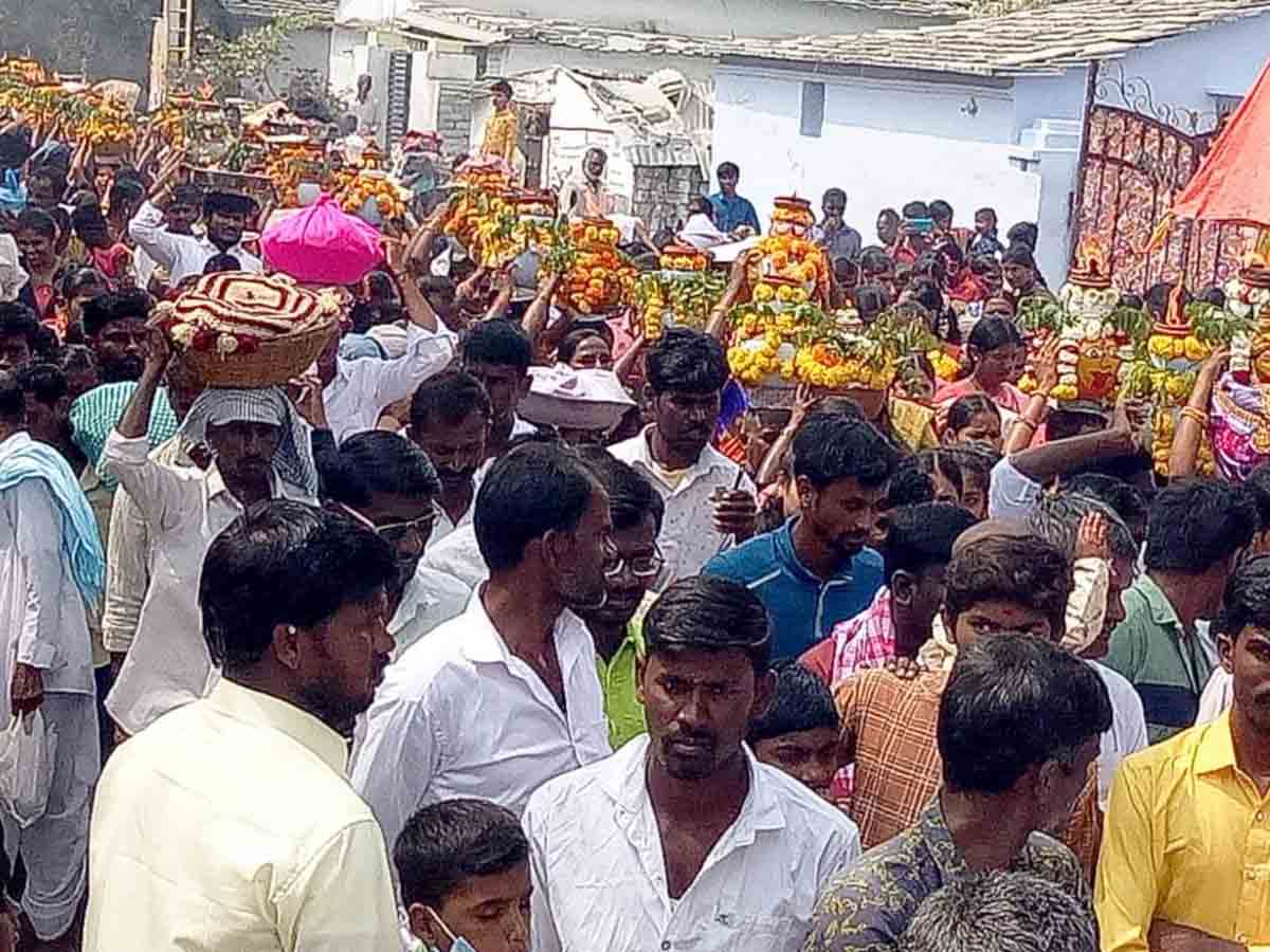 Bonalu : ఘనంగా రక్త మైసమ్మకు బోనాలు..