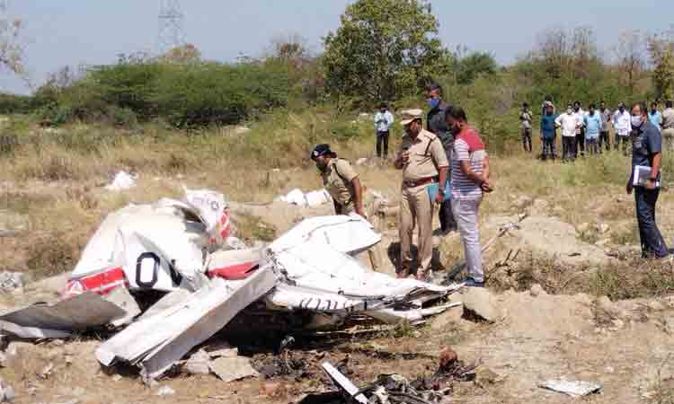 నేలకూలిన ఎయిర్ క్రాప్ట్