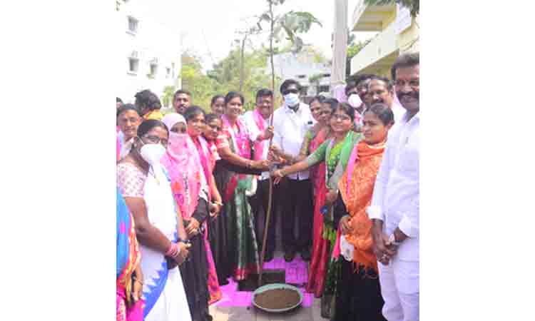 సీఎం కేసీఆర్‌ సేవలు దేశానికి అవసరం