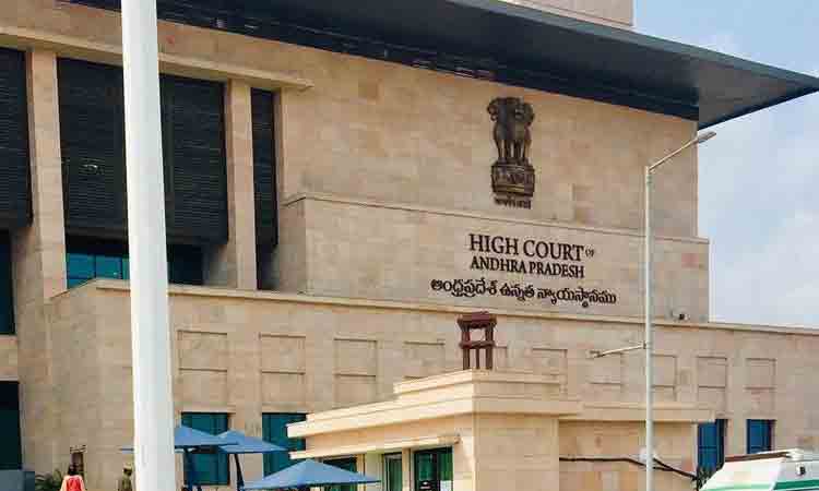 ఏపీలో ఎస్సీ, ఎస్టీ సంక్షేమ పథకాల కోసం హైకోర్టు న్యాయవాది దీక్ష..