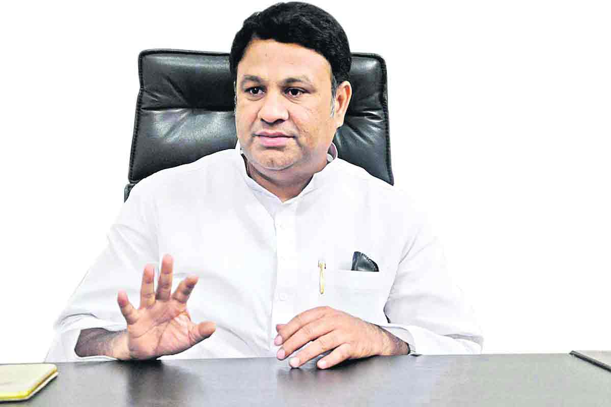 పేదలకు వెలుగు దివ్వె!